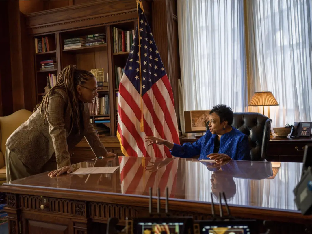 Ava DuVernay mostrou em 14th, no New York Film Festival, juramentos de vários presidentes americanos defendendo a Const…