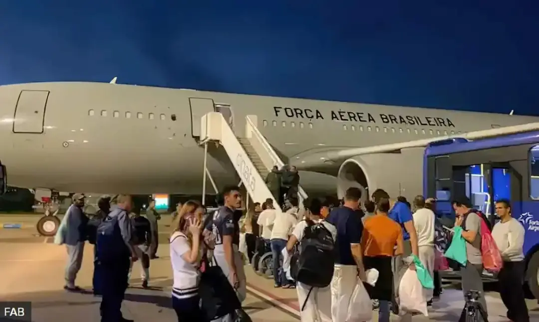Mais de 5.500 brasileiros foram deportados dos EUA desde o ano passado. A perda de tempo vivido lá e a família deixada …