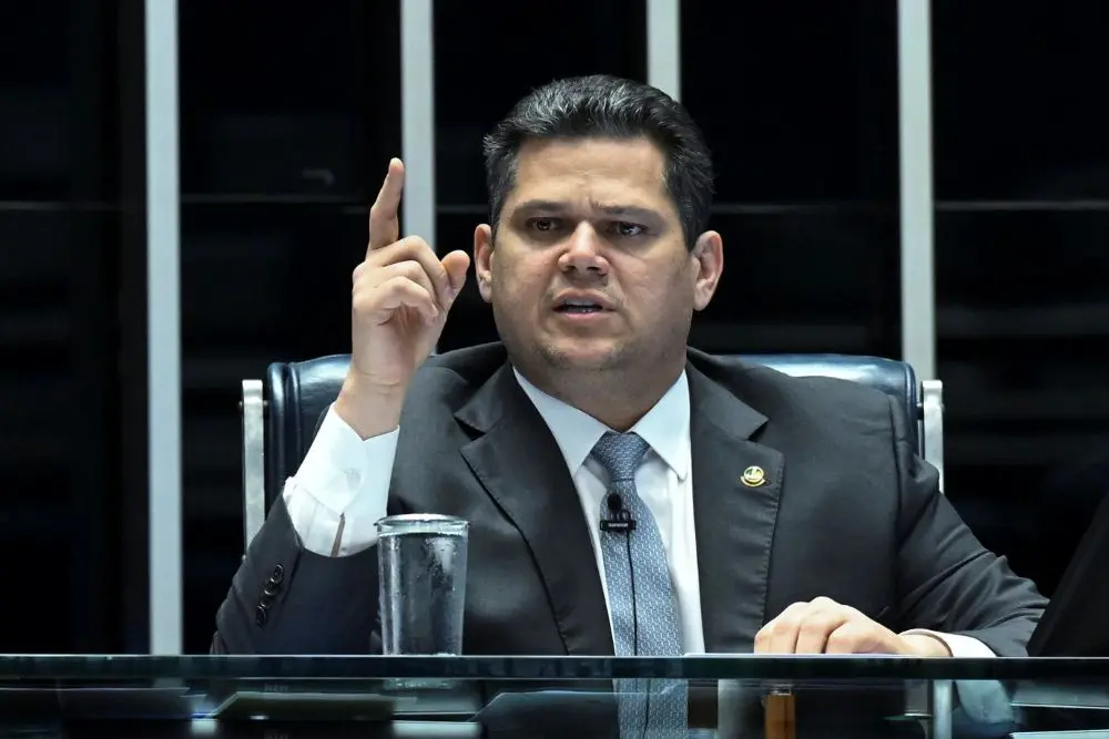 Alcolumbre declarou que a PEC do fim da jornada 6x1 vai para votação no Senado entre 13 e 15 de maio. Reduzir a jornada…