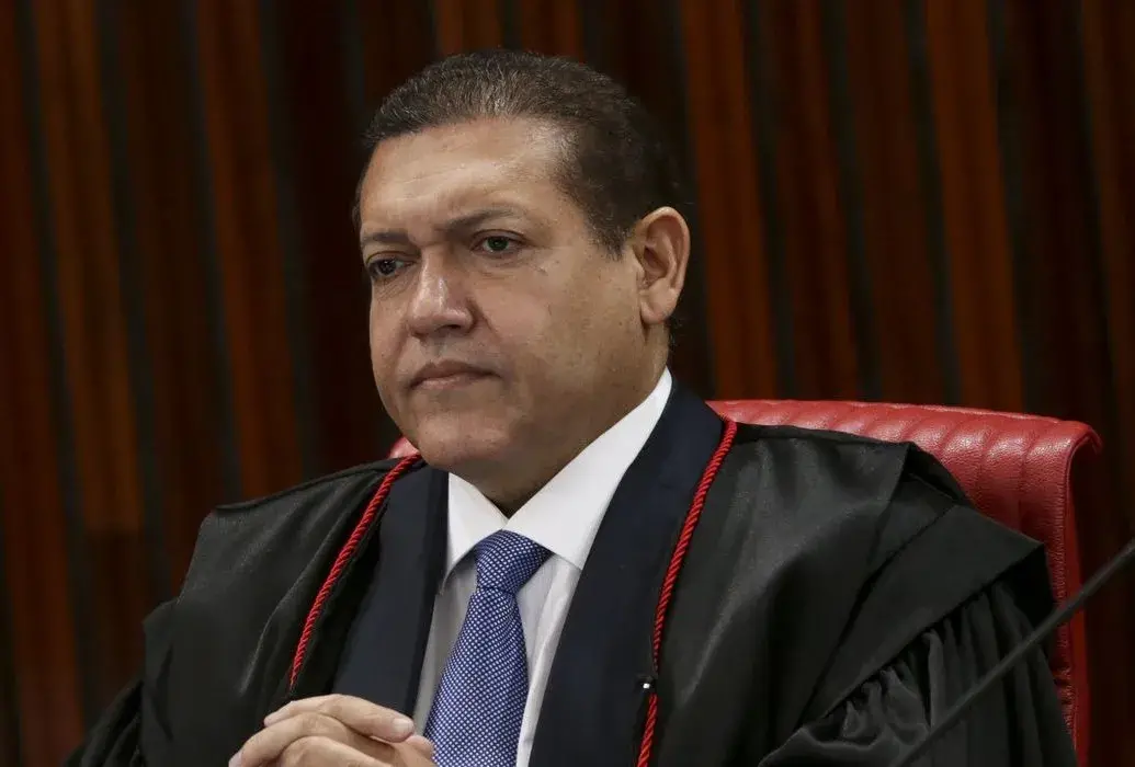 Nunes Marques disse que o impeachment de ministros do STF é uma questão política e cabe ao Senado Federal decidir isso.…