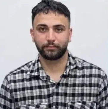 Alireza Sepahi, de 25 anos, foi enforcado em Isfahã horas depois de se casar por telefone, por participar de protestos.…