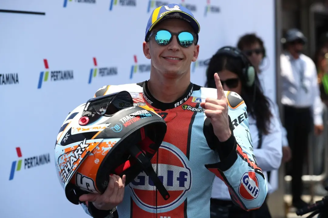 Raul Fernandez fez sua primeira pole position no GP da Indonésia com 1m28.562s. Achei muito legal ver um piloto brasile…