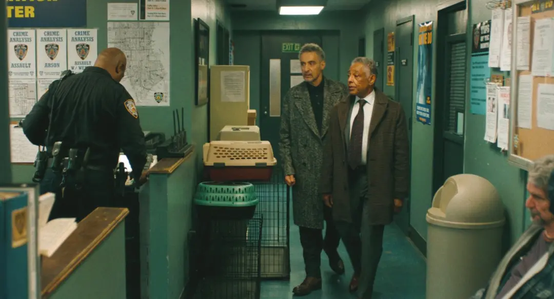 Giancarlo Esposito e John Turturro se reencontram em The Only Living Pickpocket em Nova York, após 37 anos desde Do the…