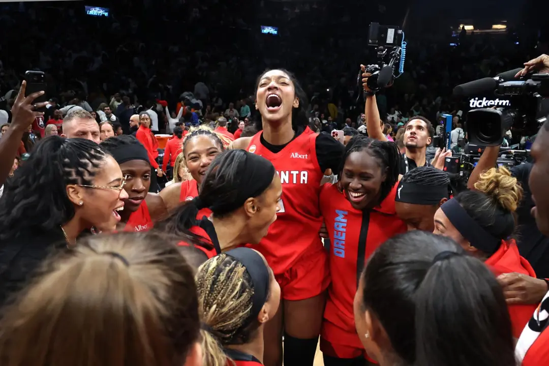 Angel Reese marcou 22 pontos e ajudou o Atlanta Dream a vencer a New York Liberty em 85 a 83, avançando para as finais …
