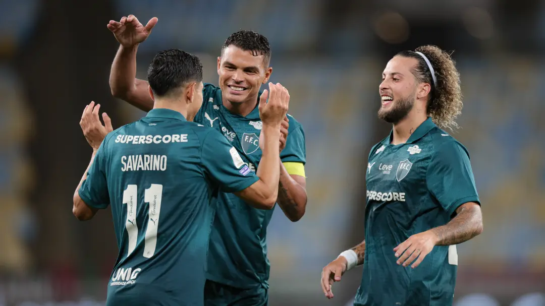 Fluminense embala com 21 gols nos dez jogos, alcançando a terceira posição do Brasileirão. A força no estádio é notável…