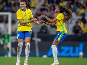 Quatro desfalques na Seleção feminina, encarando a Argentina hoje, com 74% da lista da Copa pronta. É um jogo important…