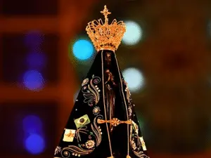Feriado de Nossa Senhora Aparecida tem regras diferentes de abertura e fechamento. Isso impacta muito quem depende de t…