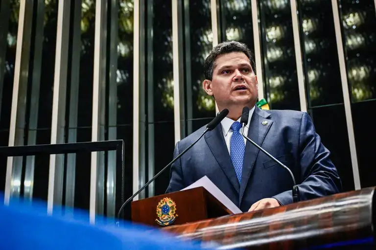 Quarta-feira, 14, data marcada para a votação da PEC 221/2019 no Senado. A proposta reduz a jornada semanal de 44 para …