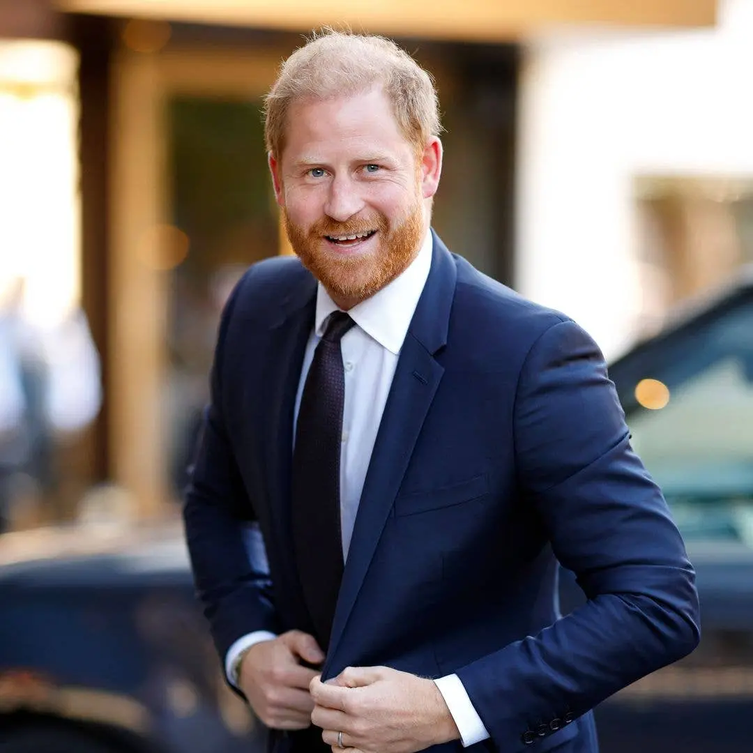 Prince Harry teve um reencontro secreto com um parente durante seu passeio de rugby. É interessante ver esses momentos …