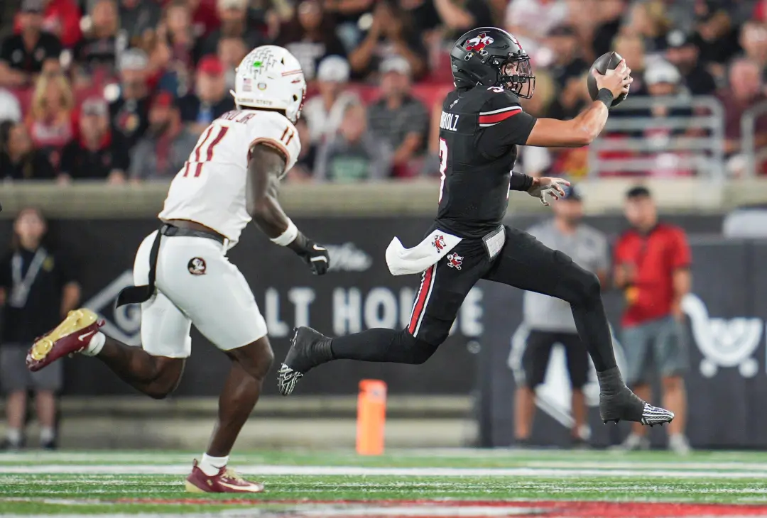 Isaac Brown levou um touchdown de 97 jardas contra a FSU no L&N Federal Credit Union Stadium, mudando o rumo do jogo. E…