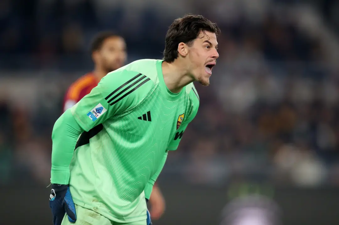 Mile Svilar, goleiro do Roma, fora por pelo menos um mês devido a uma fratura por estresse no quinto dedo da mão. Isso …