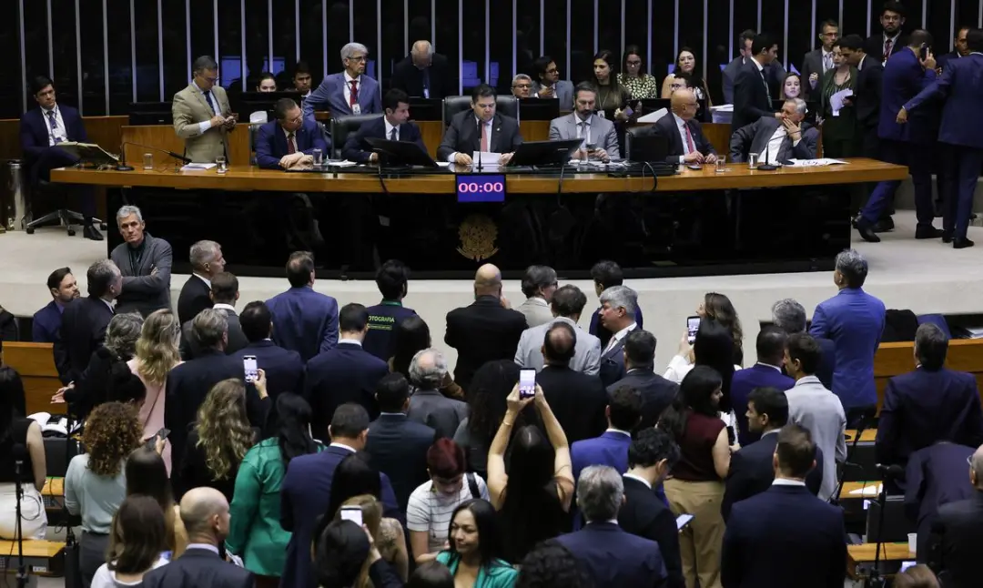 Alcolumbre marcou para quarta-feira a votação da PEC que muda a escala 6x1, prevendo dois dias de folga por semana e re…