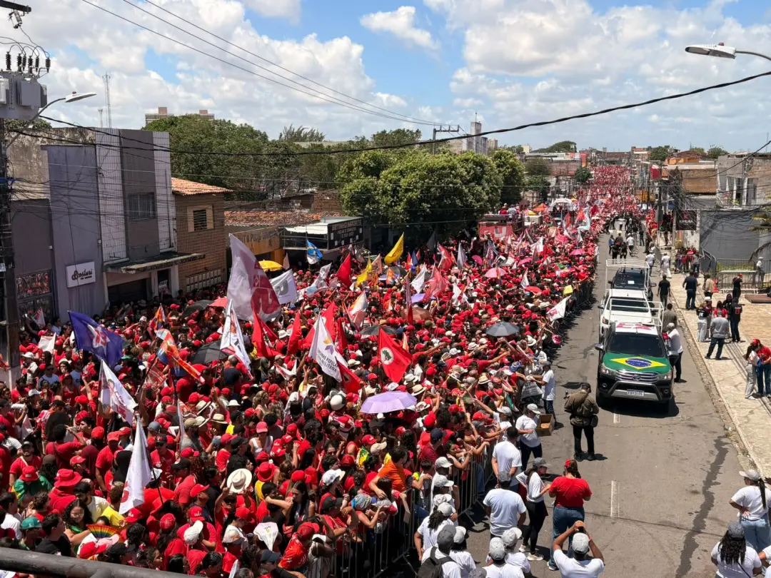 Natal recebeu Lula no sábado 10 para ato de campanha no Alecrim, Zona Leste. A visita acontece enquanto Cadu de Lula di…