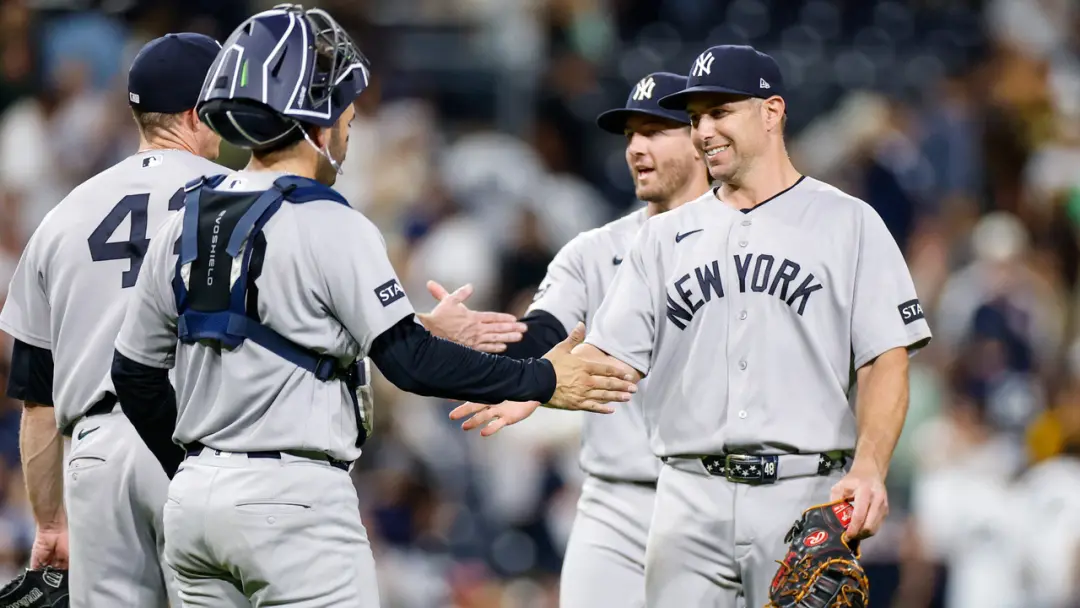 Goldschmidt quer continuar jogando no Yankees, mesmo tendo assinado um contrato de um ano e 4 milhões de dólares. Acho …