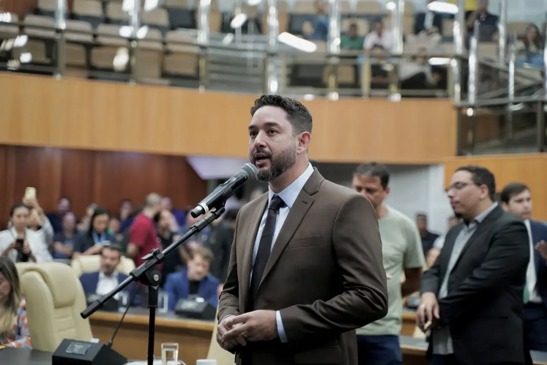 Thialu Guiotti foi eleito presidente da Câmara Municipal de Goiânia para o biênio 2027 a 2028. A escolha se deu por una…