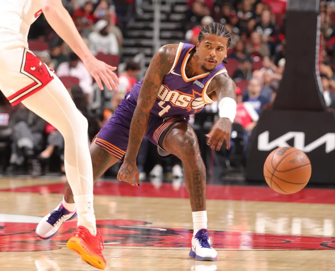 No Phoenix Suns, Oso será o pivô titular na abertura da temporada, mantendo a linha de expectativas. Acho que paciência…
