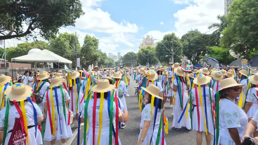 Arrastão do Pavulagem levou música e cultura amazônica para as ruas de Belém neste sábado, como parte do Círio de Nazar…