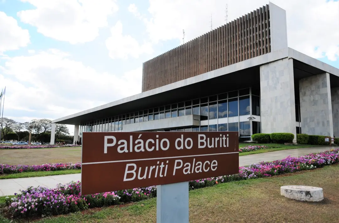 Publicação de Laura Lopes Gomes