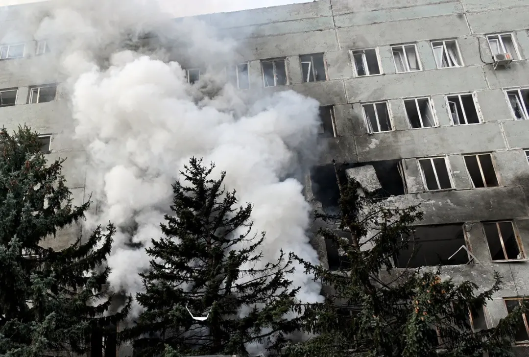 Zaporizhzhia viu 15 mortes em ataques russos contra bairros residenciais, incluindo três crianças. Ataques em área civi…