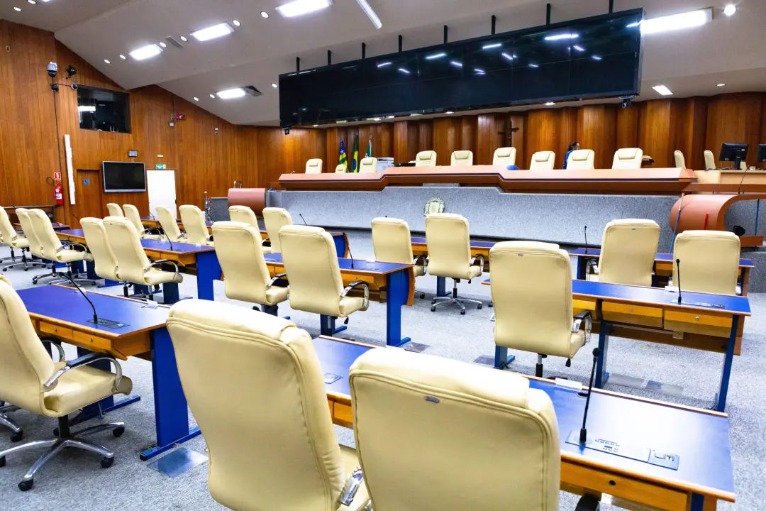Câmara de Goiânia definiu os presidentes das 21 comissões permanentes, como a CCJR liderada por Willian Veloso. É um pr…