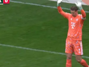 Bayern sofre gol mais rápido da Bundesliga após falha de Neuer. A velocidade do gol demonstra a fragilidade da concentr…