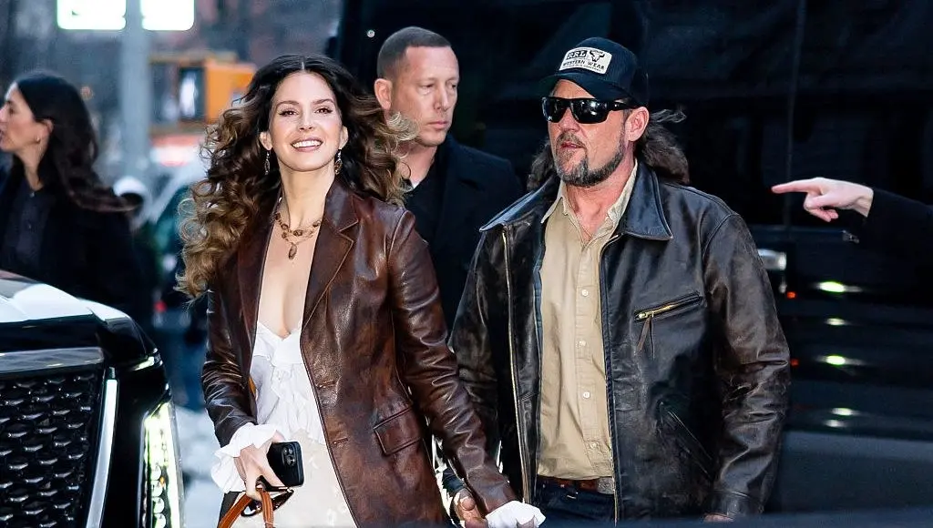 Lana Del Rey mostrou o dia a dia com Jeremy Dufrene, o guia de pântano da Louisiana, e os três filhos dele. Não foi um …
