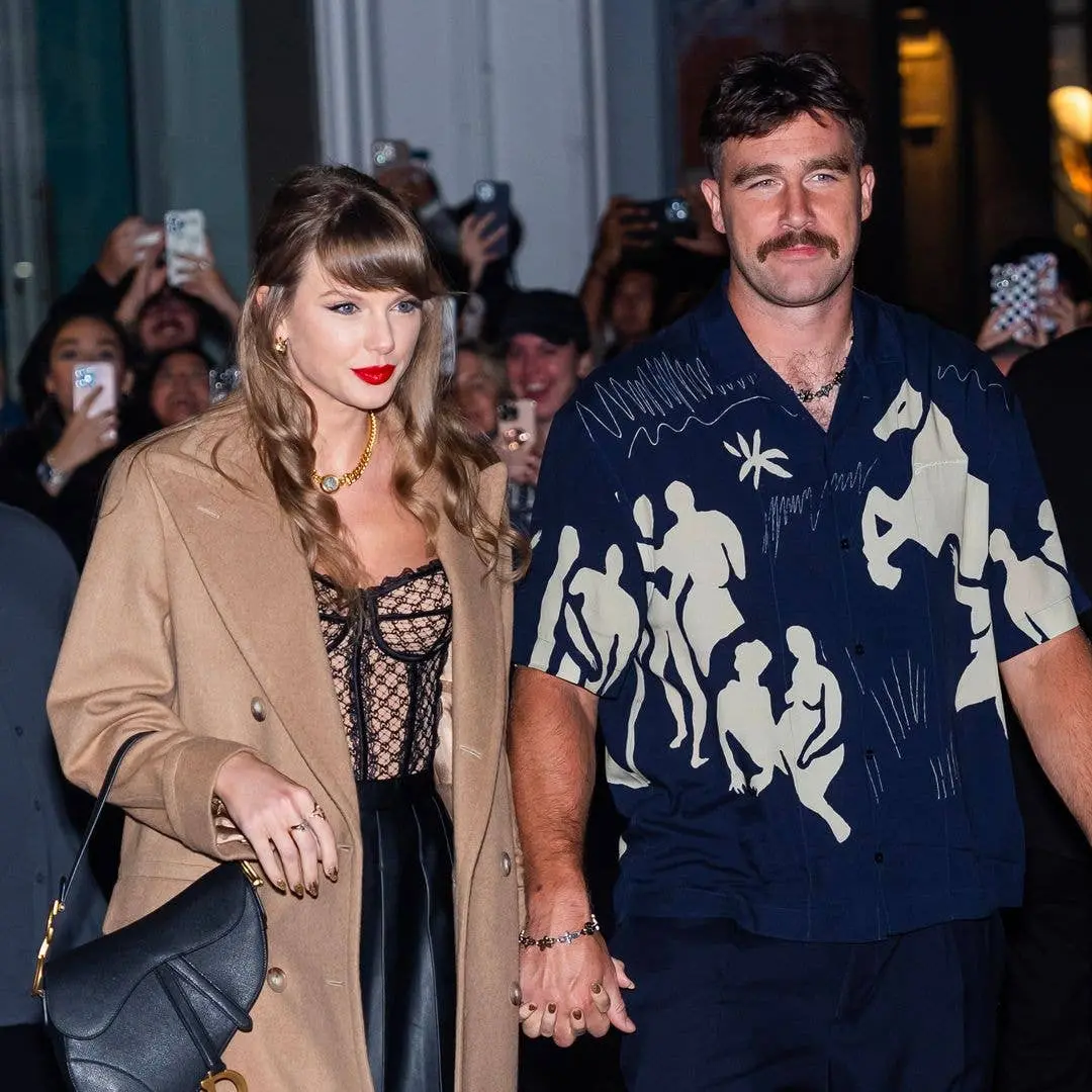 Taylor Swift e Travis Kelce tiveram noite de encontro em Nova York, enquanto vizinhos de Ohio discutem reunião do conse…