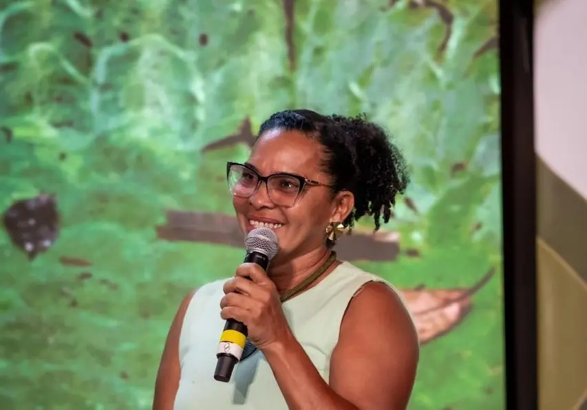 Dulce Oliveira, ribeirinha de Santarém, transformou jardim de vitórias-régias em negócio de gastronomia e turismo. A id…