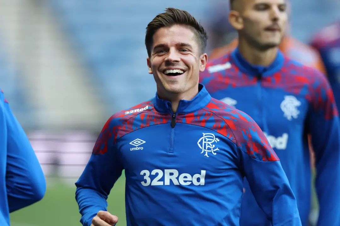 Cammy Devlin, meio campo dos Rangers, ficará fora por cerca de seis semanas por lesão no isquiotibial. A ausência dele …