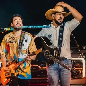 Fernando e Sorocaba defendem o sertanejo ostentação, dizendo que ele representa superação e mudança. Concordo que a art…