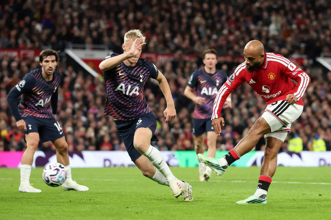 Um empate em 1 a 1 no Old Trafford contra o Tottenham. Mbeumo marcou o gol inicial no minuto 73, mas Solanke empatou no…
