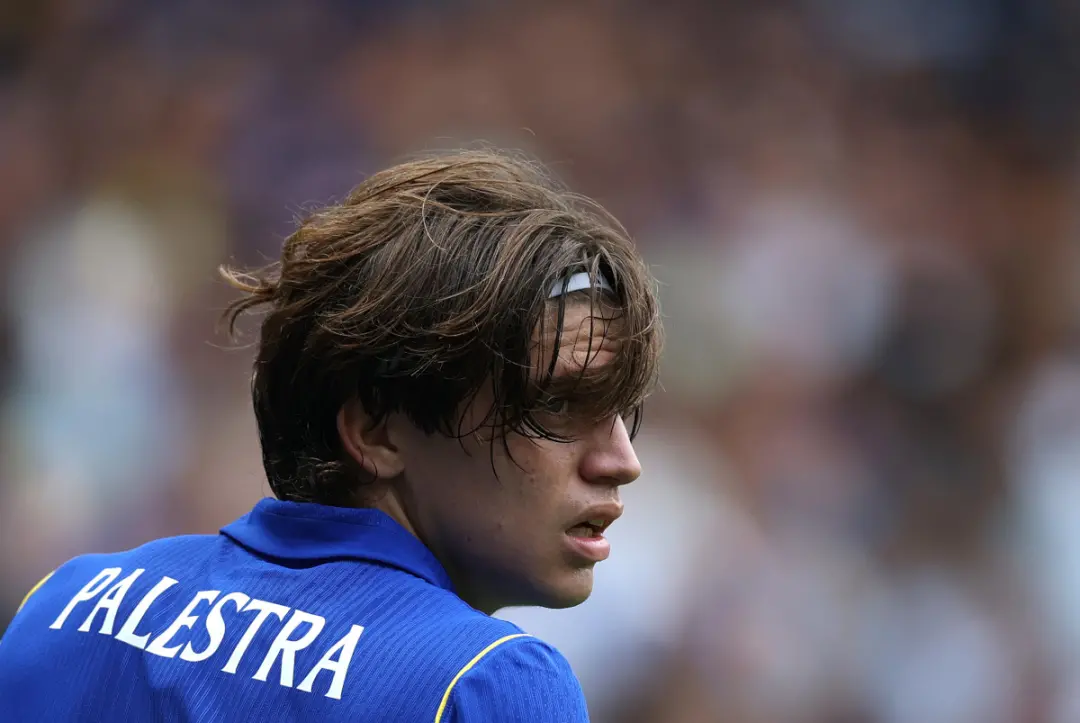 Marco Palestra fez a estreia no Premier League pelo Chelsea no jogo contra Bournemouth, entrando aos 72 minutos. Mostro…