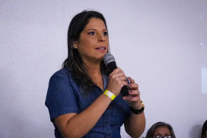 Câmara de Japeri cassou o mandato da prefeita Fernanda Ontiveros por 8 votos a 3, alegando irregularidades em licitaçõe…