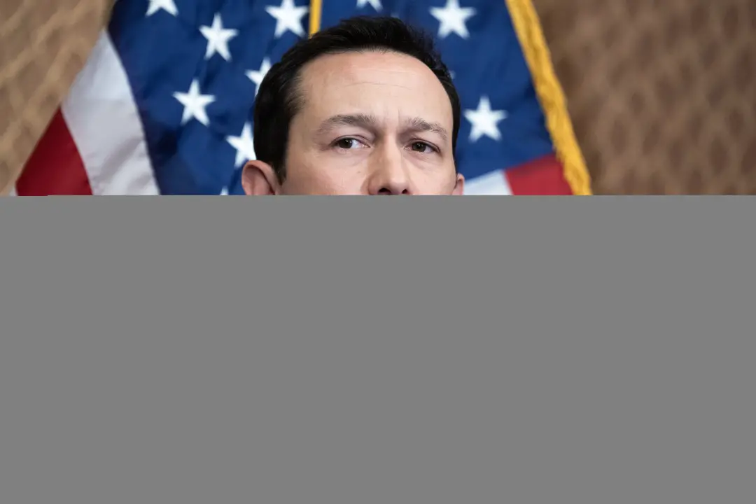 Joseph Gordon-Levitt falou sobre como a inteligência artificial está sendo treinada para sequestrar a intimidade das pe…