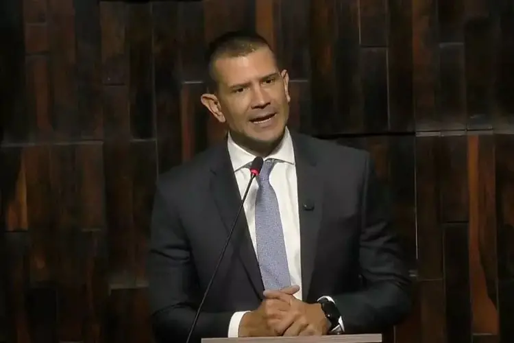 Douglas Ruas eleito governador do RJ com 50,88% dos votos após a retotalização. A renovação é um caminho que precisa se…