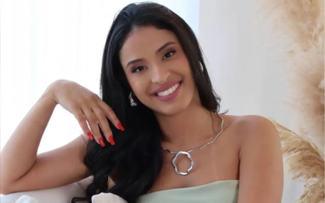 Leylianne Costa, instrutora de nail design, morreu na BR-158 em Goiás após o carro sair da pista e bater numa árvore. É…