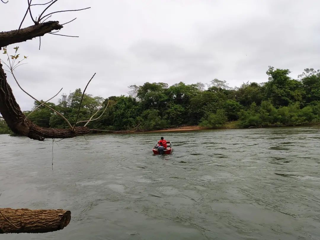 Menino de 12 anos, Gabriel Siqueirolli Brandão, morreu afogado no Rio Cuiabá perto da Ponte Sérgio Motta. Ele morava em…