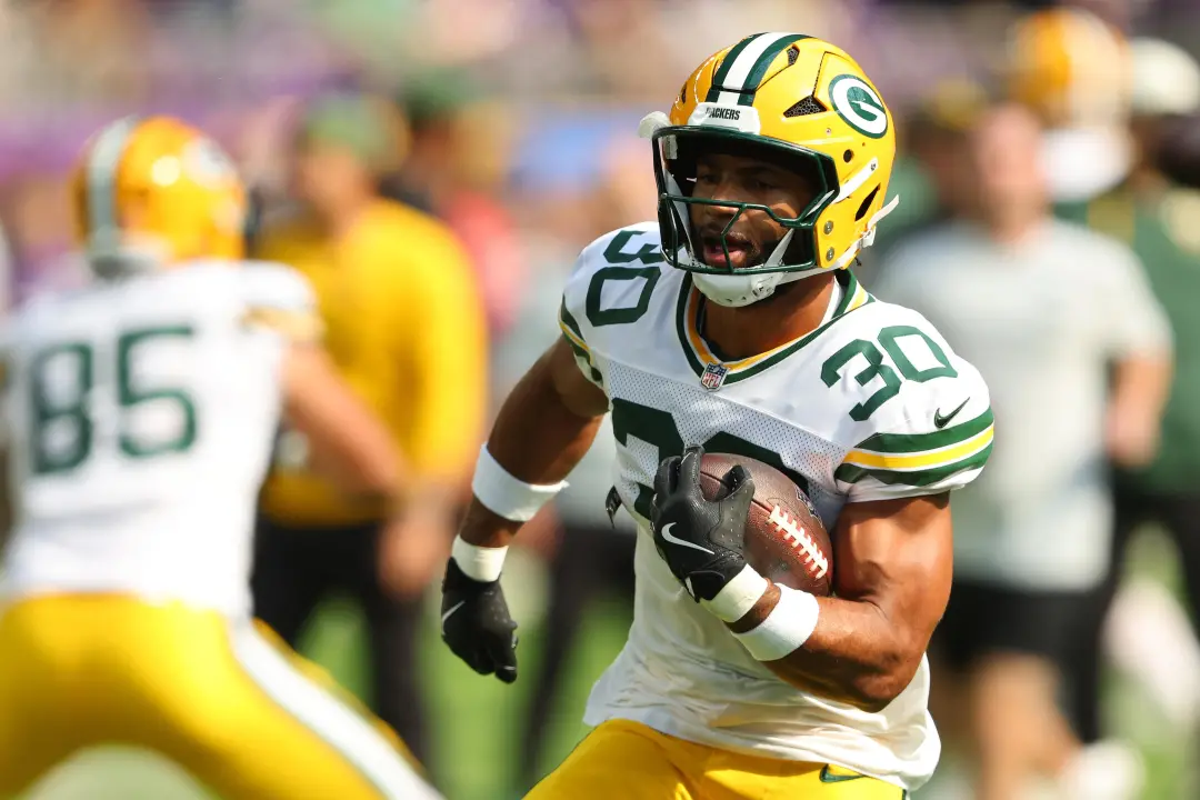 Chris Brooks, corredor dos Packers, foi colocado no reserva por lesão no tornozelo. Isso o fará perder pelo menos os pr…