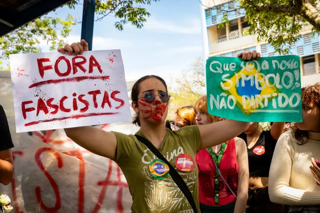 Eleições 2026 no Brasil trazem a possibilidade de agendas fascistas e o avanço do capitalismo vigilante. A luta agora é…