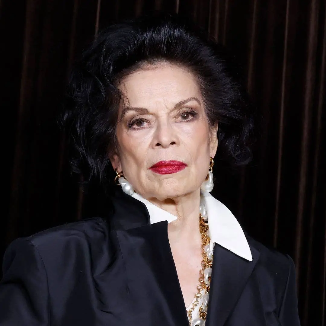 Bianca, ex-esposa de Mick Jagger, fez aparição rara em Londres no dia 9 de outubro de 2026 para o evento Albies com os …