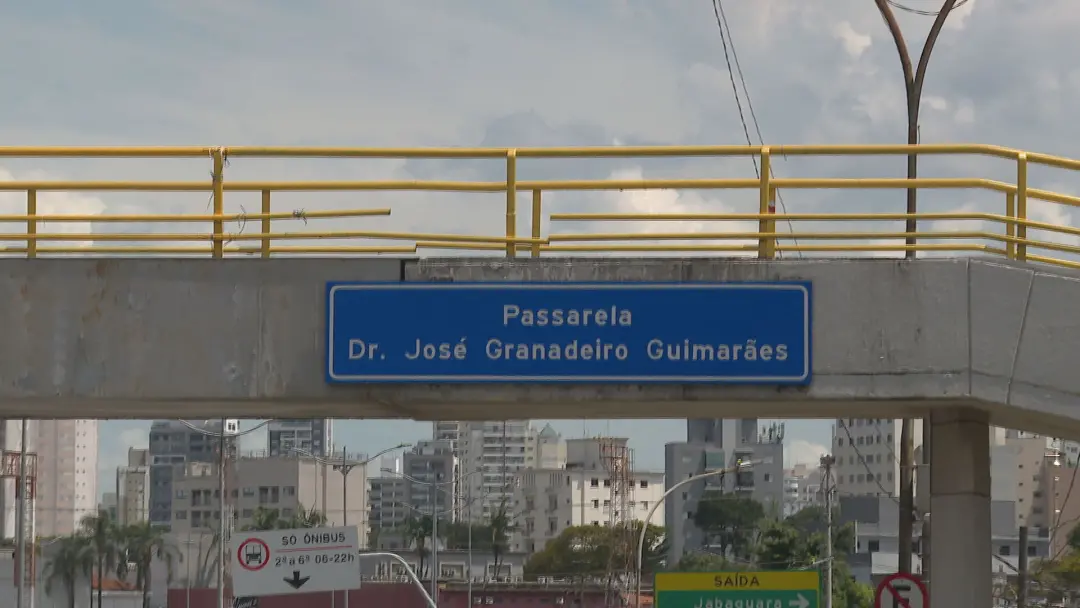 Moema, São Paulo, viu um jovem de 20 anos morrer após ser atingido por 27 tiros durante uma abordagem policial. O relat…