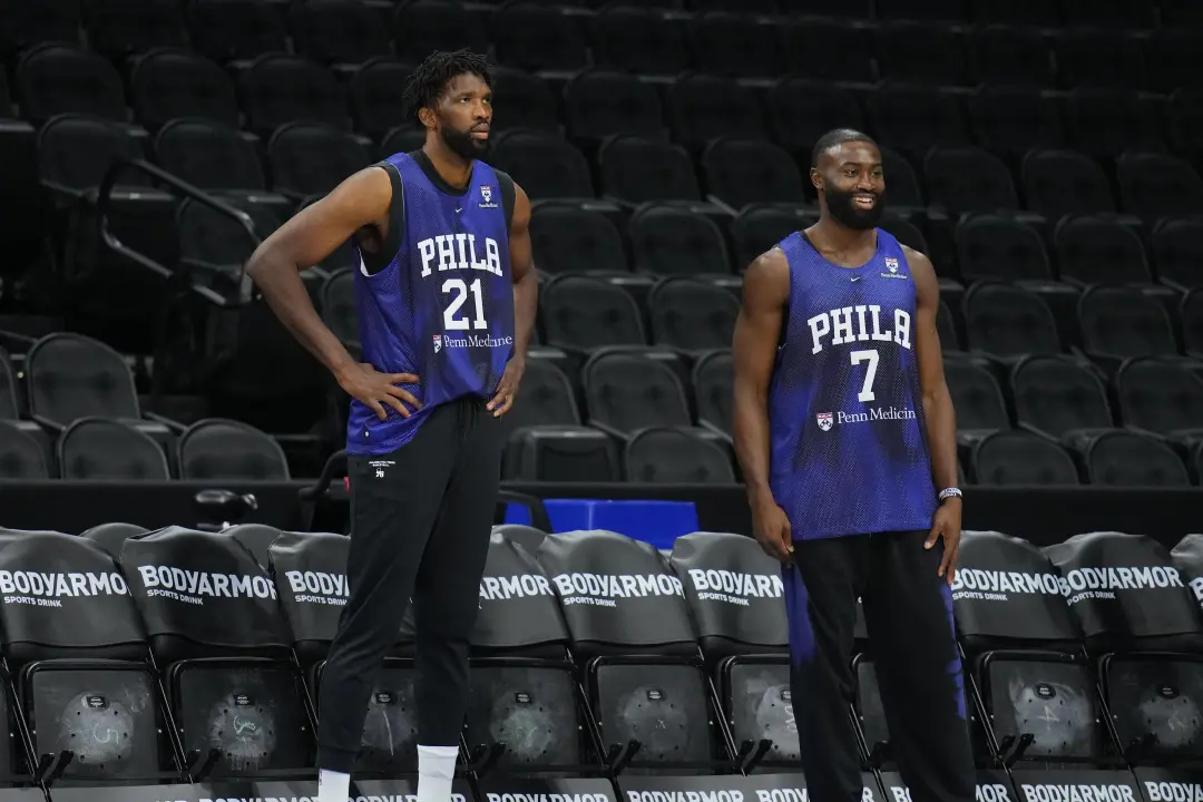Celtics mandaram os 76ers pra perder o segundo jogo de pré-temporada em Boston, com os principais jogadores entrando em…