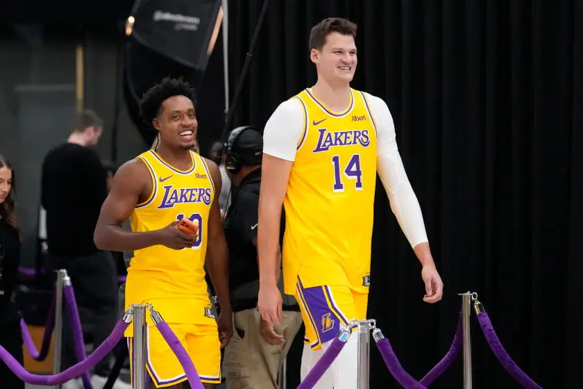 Los Lakers ainda sem o debut de Walker Kessler e Collin Sexton na pré-temporada. O técnico JJ Redick ainda não tem cert…