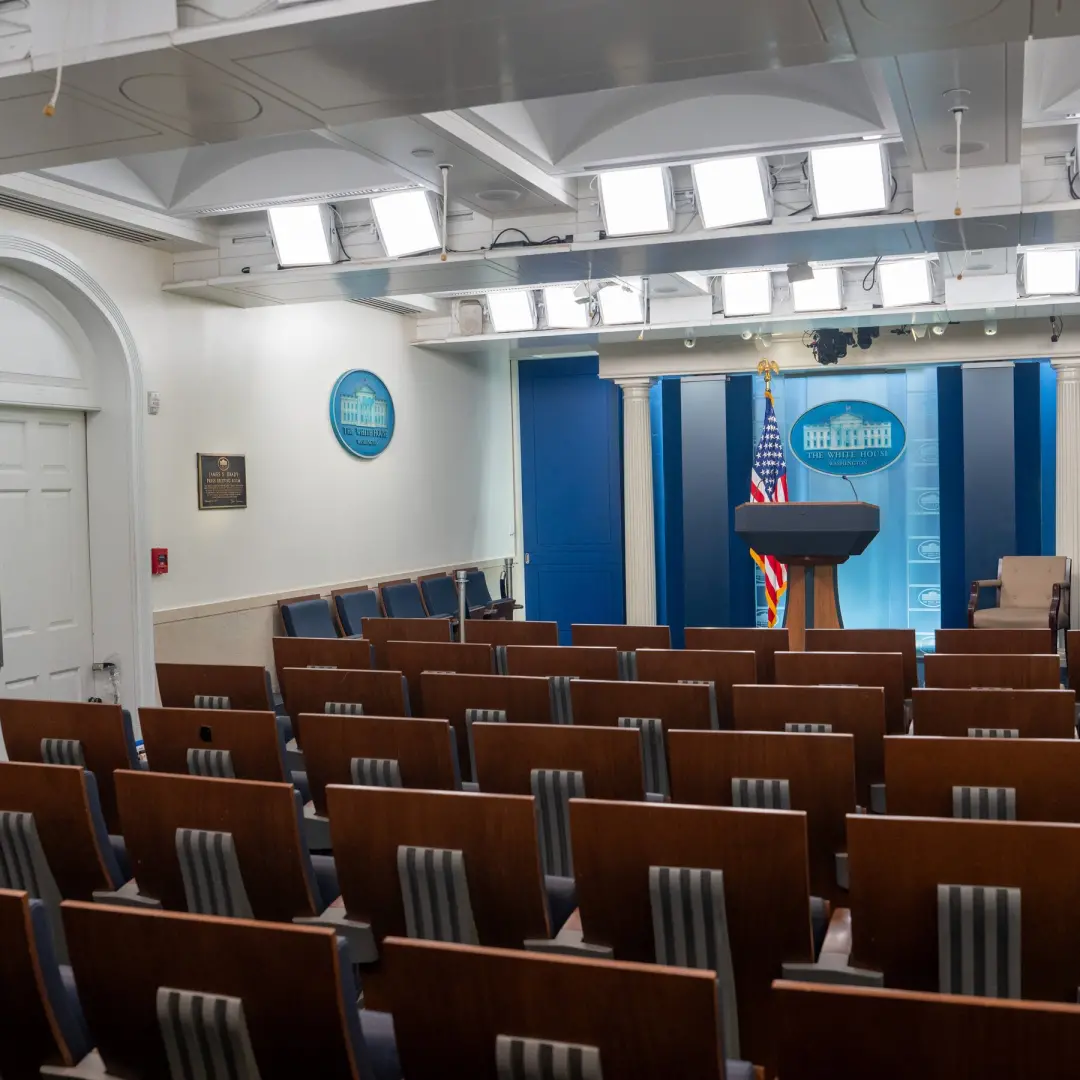 Departamento de Justiça investiga redes de TV sobre a suspensão da cobertura do Trump. Isso mostra o poder que esses gr…