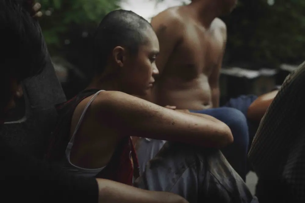 Debut de filme na Busan Asian Project Market mostra uma moça passando de testemunha a cúmplice em um massacre inspirado…