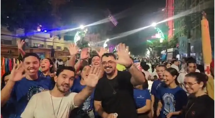 Membros da comunidade Cristo Alegria participaram da trasladação em Belém, levando música e talento à cidade. A grandio…