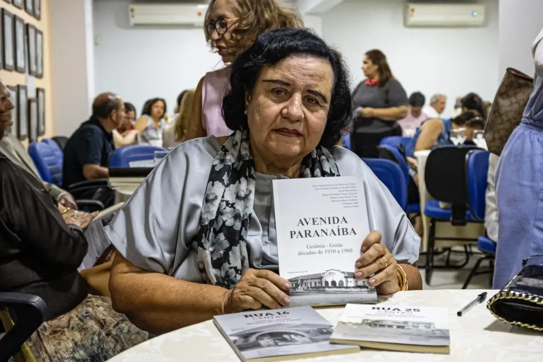 Narcisa de Abreu Cordeiro guardou a memória de Goiânia desde 1946, quando a cidade ainda era jovem e em construção. Ela…