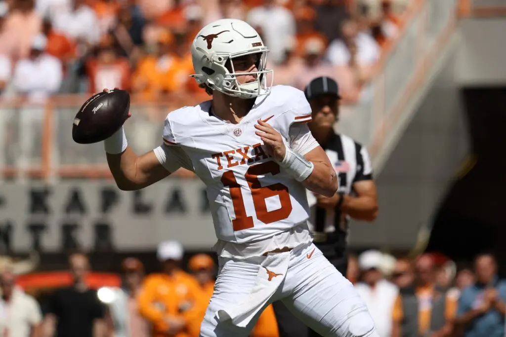 Oklahoma vence Texas por 27 a 24, em uma virada histórica, com John Mateer e Tate Sandell no ataque. É irônico ver o fa…