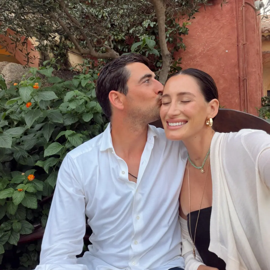 Jessica Springsteen, filha de Bruce Springsteen, está grávida do primeiro bebê com o namorado Nicola Philippaerts. Ver …