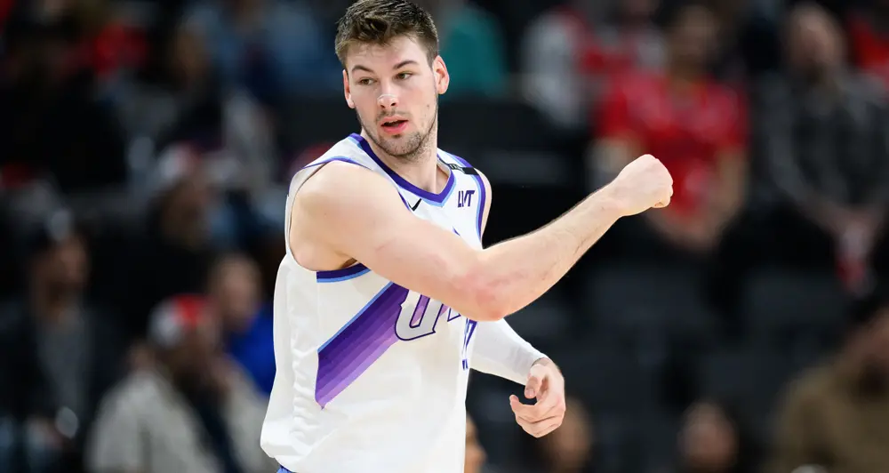Kyle Filipowski ainda não volta aos treinos com o Utah Jazz após cirurgia de coluna. O jogador segue na reabilitação pe…
